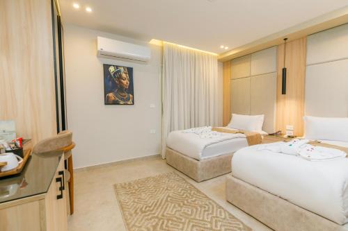 tiye pyramids hotel