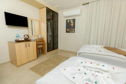 tiye pyramids hotel