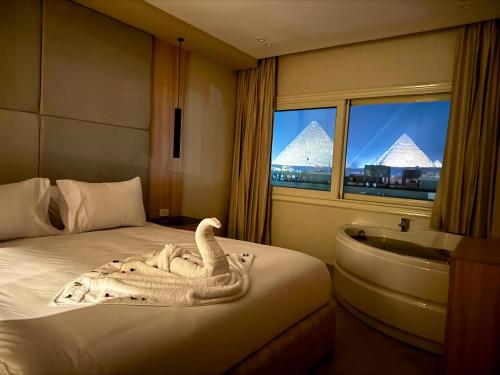 tiye pyramids hotel