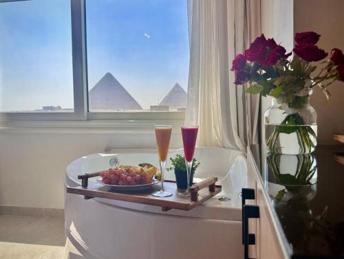 tiye pyramids hotel