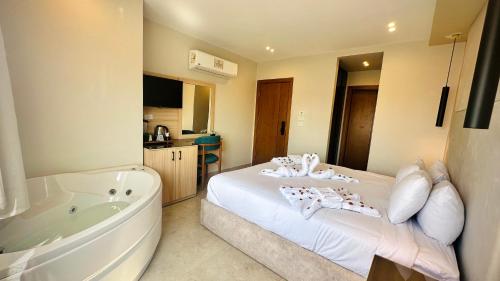 tiye pyramids hotel