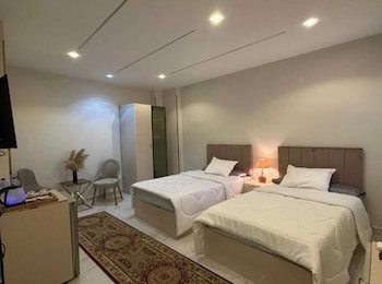 hapi pyramids hotel