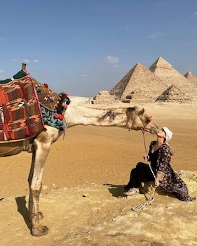 hapi pyramids hotel