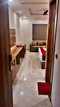 hotel majestic heights