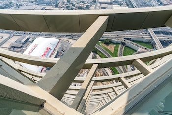 lux bnb aykon tower skyline views