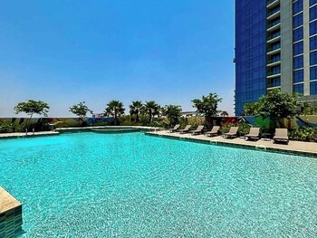 Lux Bnb Aykon Tower Skyline Views,,0 star