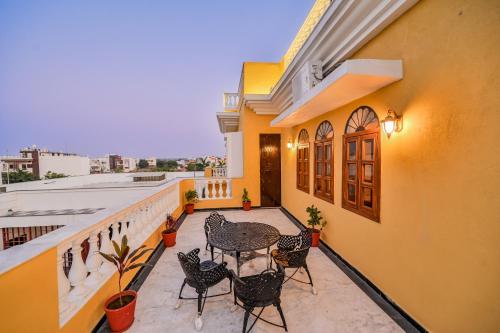 Tryambakam Villa,,3 star