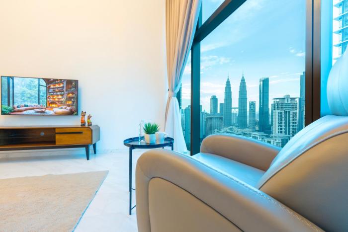 moonway luxury suites at eaton residence