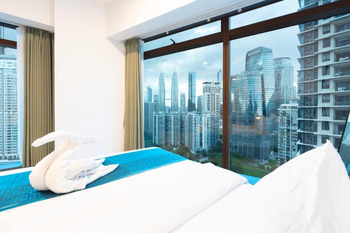 moonway luxury suites at eaton residence