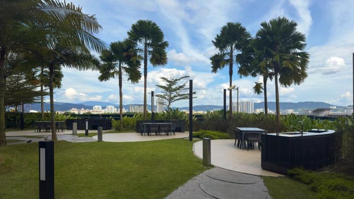 moonway luxury suites at eaton residence