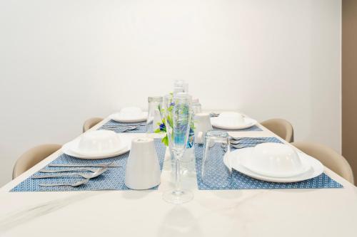 moonway luxury suites at eaton residence