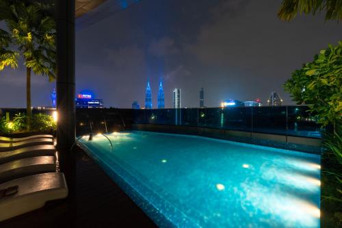 moonway luxury suites at eaton residence
