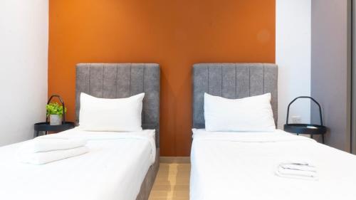 moonway luxury suites at eaton residence