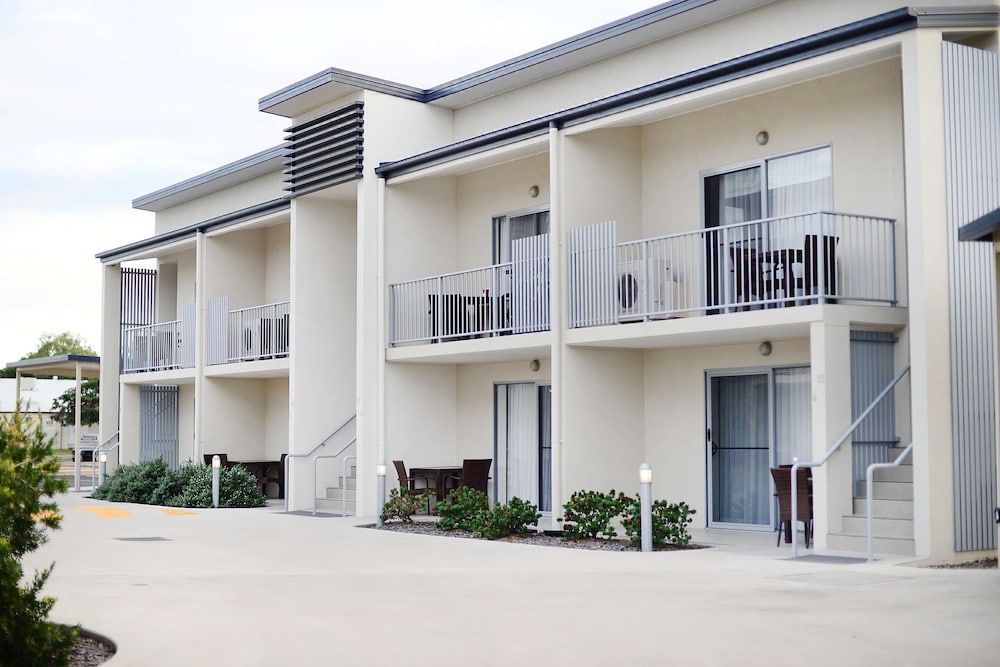 oaks middlemount suites