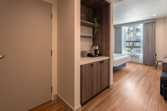 kins hotel