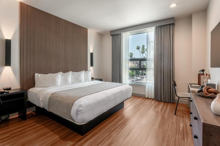 kins hotel