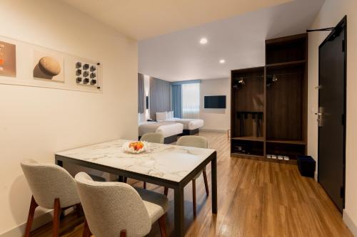kins hotel