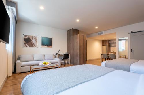 kins hotel