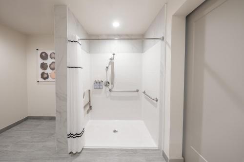 kins hotel