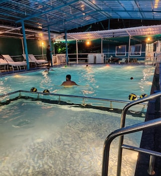 supritis farmington splash resort