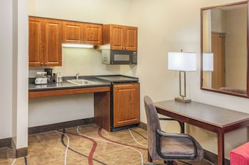 Hawthorn Extended Stay By Wyndham Bloomington,Mclean>>Bloomington,3 star