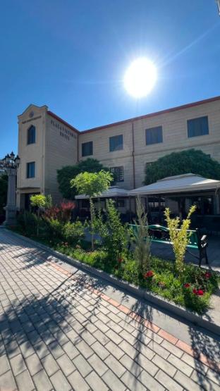 plaza viktoria hotel yerevan
