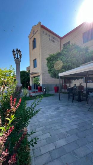 plaza viktoria hotel yerevan