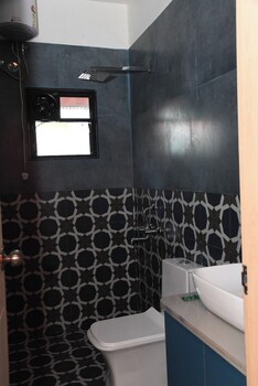 executive room in arambol near beach