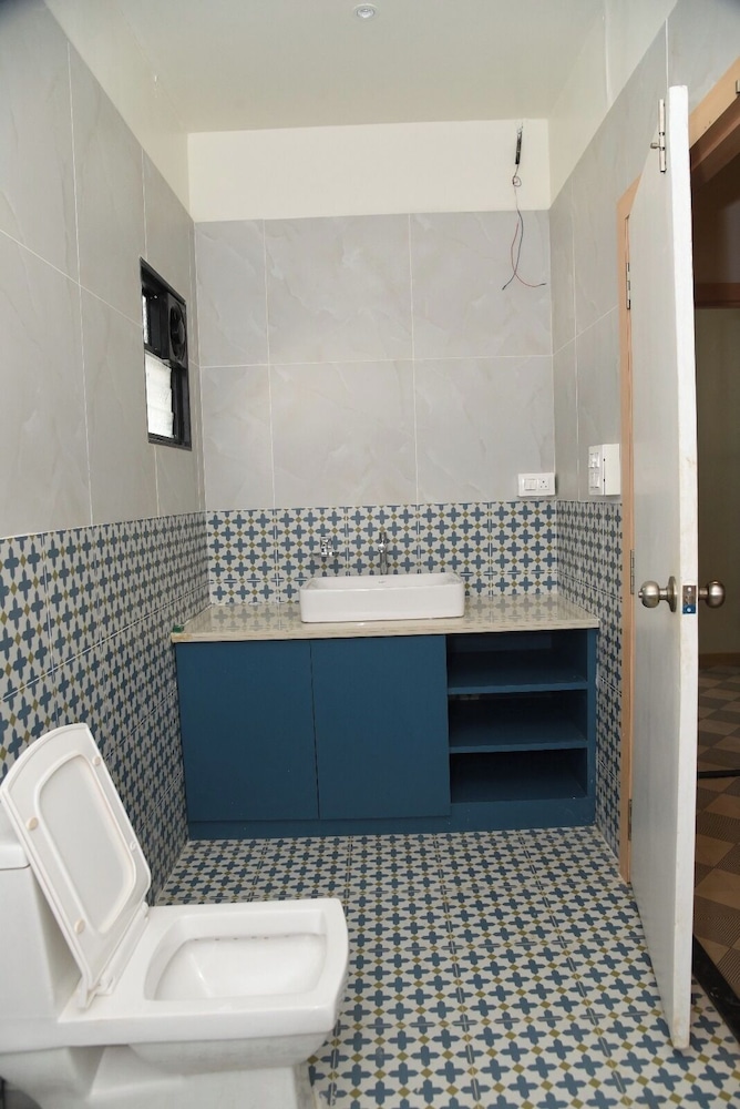 executive room in arambol near beach