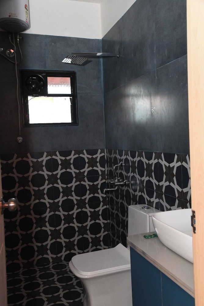 executive room in arambol near beach