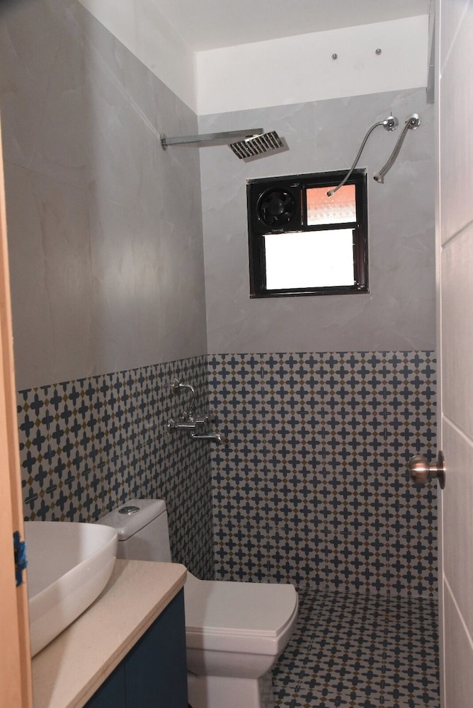 executive room in arambol near beach