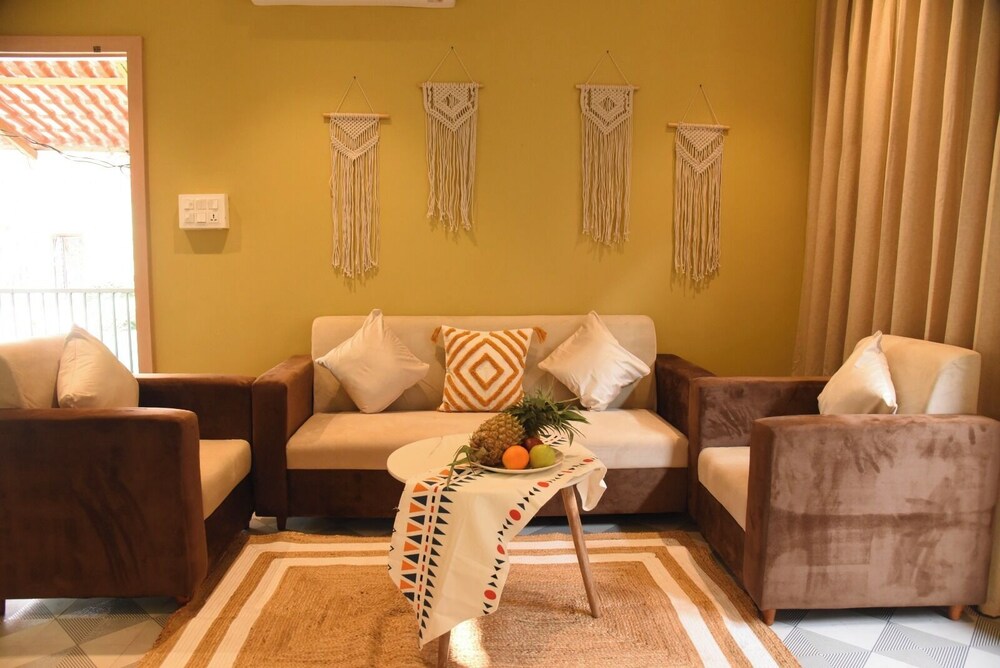 executive room in arambol near beach