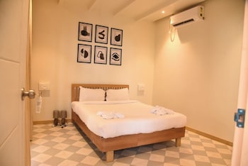 executive room in arambol near beach
