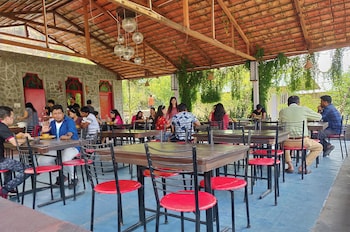 shoolin jungle resort