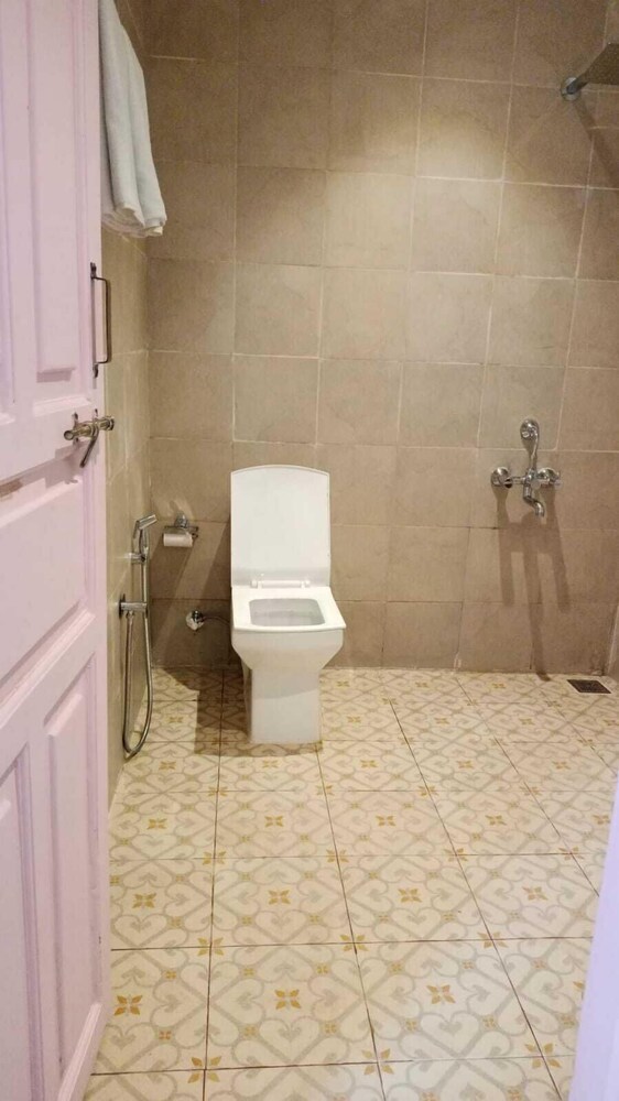 cottages in arambol close to beach