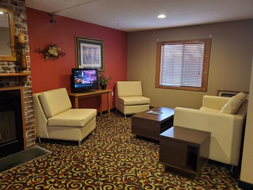 super 8 by wyndham blue earth