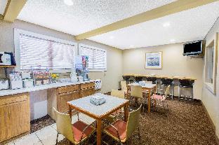 super 8 by wyndham blue earth