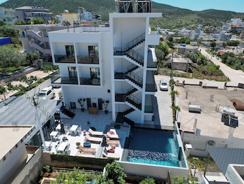 Belmond Hotel,,2 star