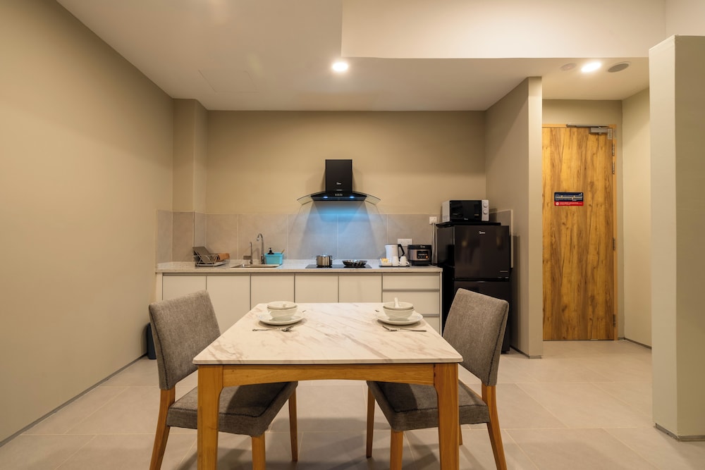 zenith suites cameron