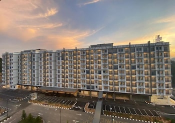 Zenith Suites Cameron,,4 star