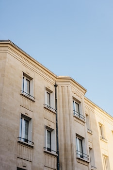 maison hubert