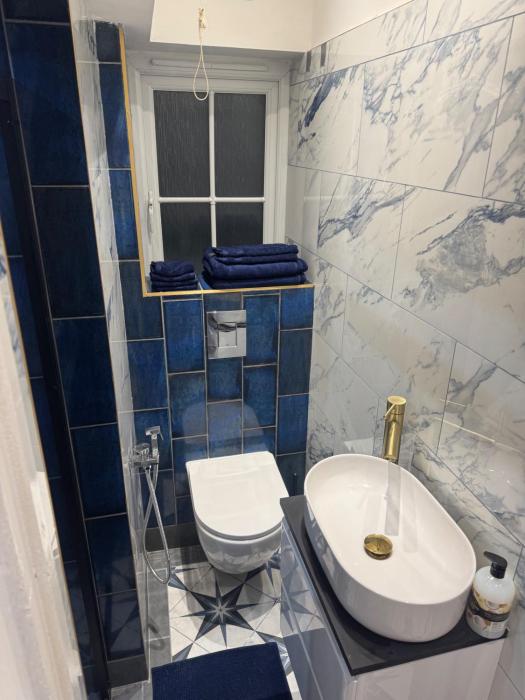 gloucester apartment sleeps 2 parking 97ws