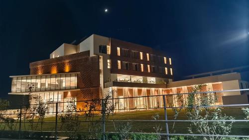 The Pearl Club Resort,,3 star