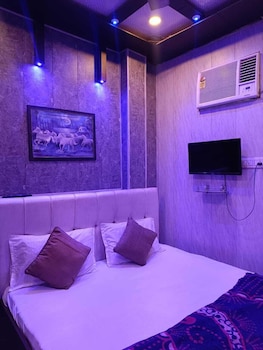 shiv kashi p guest house by glitz hotels