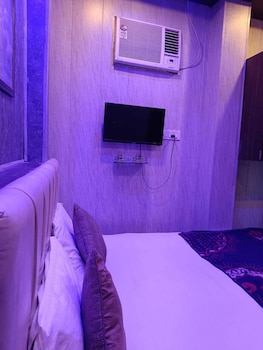 shiv kashi p guest house by glitz hotels