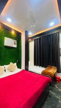 shiv kashi p guest house by glitz hotels