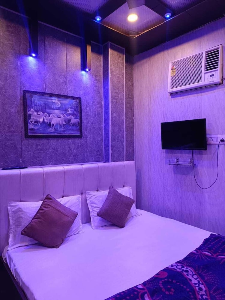 shiv kashi p guest house by glitz hotels