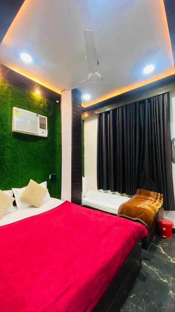 shiv kashi p guest house by glitz hotels