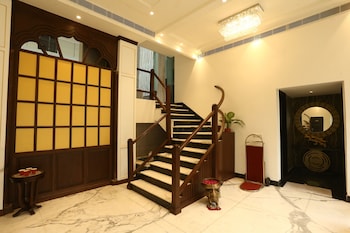 the exotica grandeur