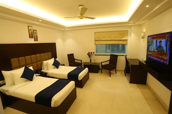 the exotica grandeur